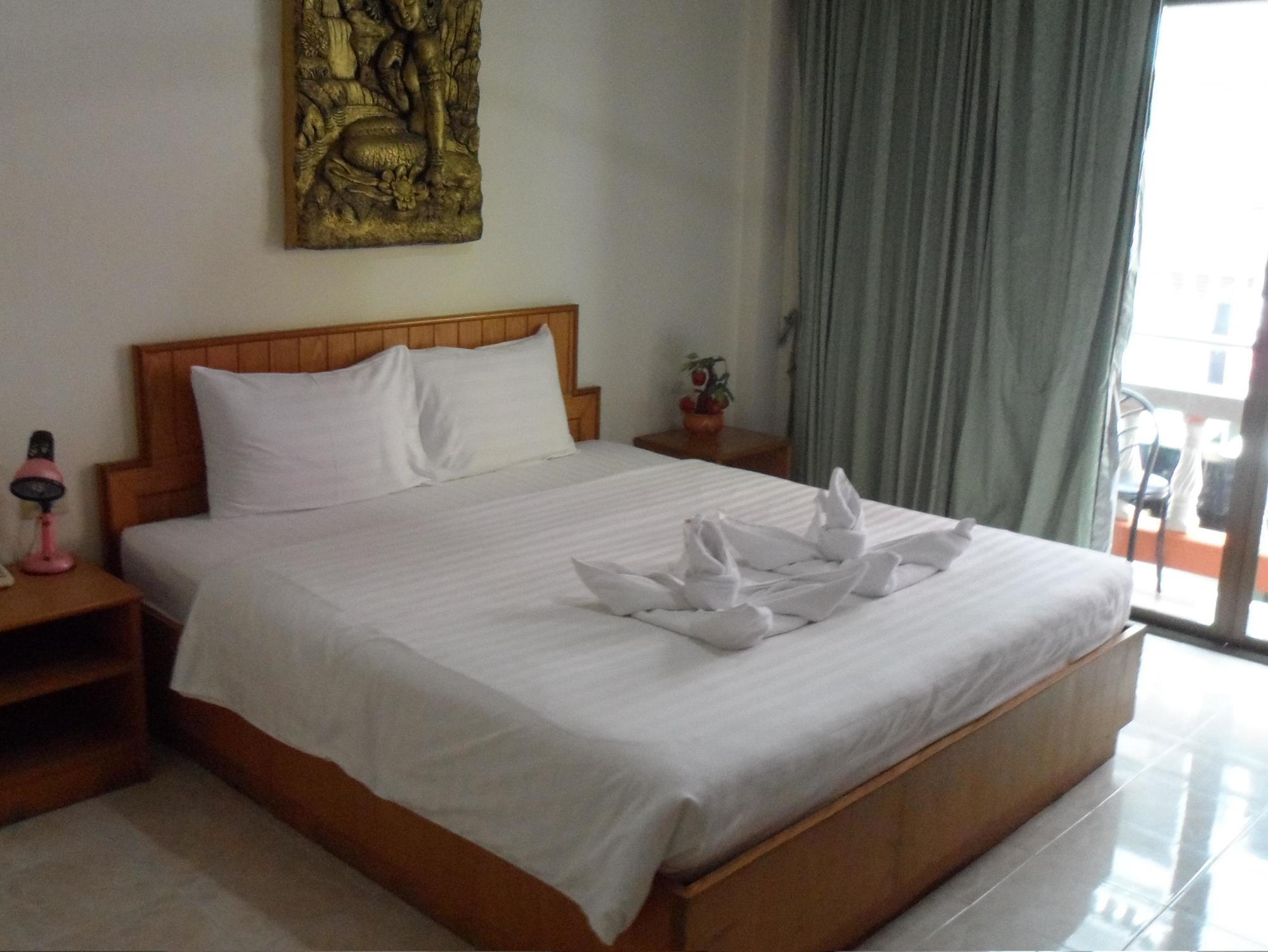 Andaman Sea Patong Hotel Exterior foto